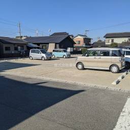 大浜上町駐車場リニューアルしました。1区画をゆとりを持って設計しました。オススメです。