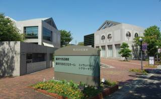 碧南市民図書館